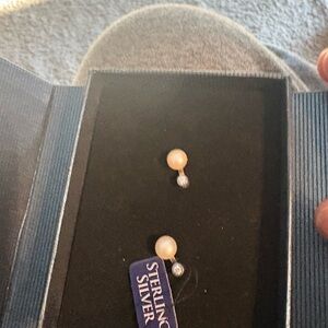 Elegant freshwater Pearl and Sterling Silver Earrings new
